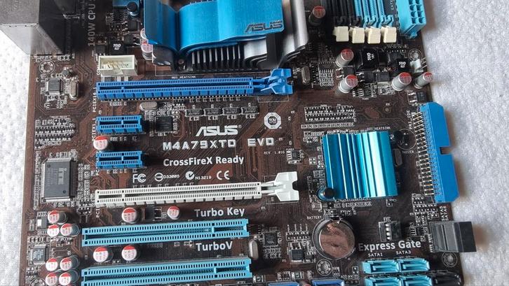 Asus M4A79XTD EVO Moederbord Set, Computers en Software, Moederborden, Gebruikt, AMD, DDR3, Ophalen