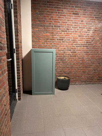 Ikea kast met groen geschilderde deur - Gratis!