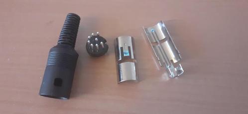 C64 A/V connector DIN 8 pins. Nieuw. Audio Video S-video, Computers en Software, Vintage Computers, Ophalen of Verzenden