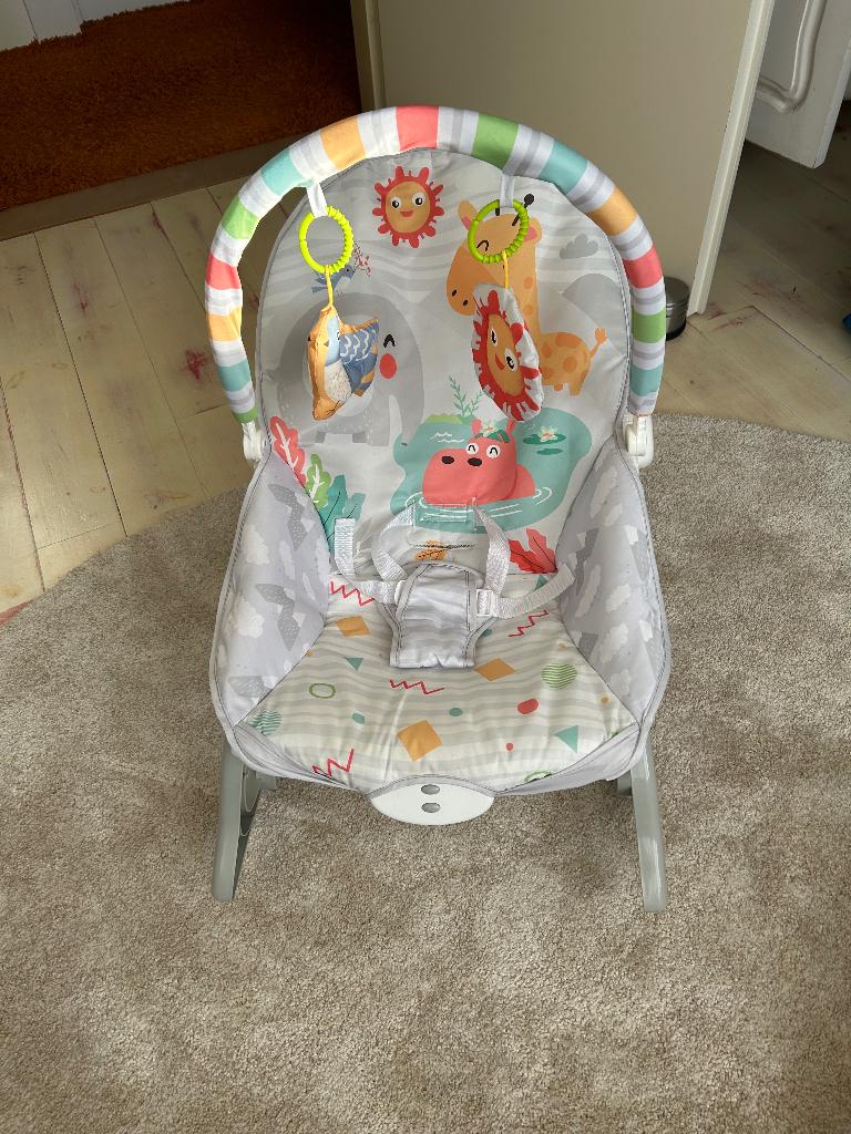 Wip stoeltje  baby stoel met geluid en schommel functie, Kinderen en Baby's, Wipstoeltjes, Ophalen of Verzenden, Zo goed als nieuw