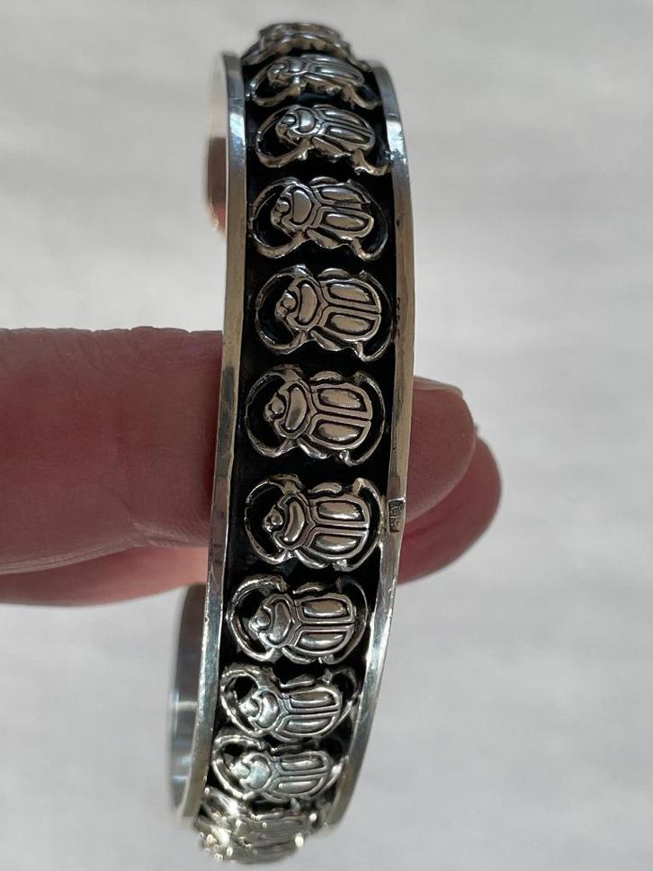 Zilveren armband | Egypte | kevers | vintage | scarabeeën, Sieraden, Tassen en Uiterlijk, Armbanden, Gebruikt, Zilver, Zilver