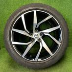 Originele 18 inch Volvo R-Design velgen winterbanden V60 S60, 235 mm, Banden en Velgen, Gebruikt, Personenwagen