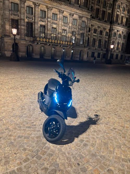 Piaggio zip 180cc dd a1, Fietsen en Brommers, Scooters | Vespa, Zo goed als nieuw, Ophalen of Verzenden