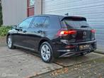 Volkswagen Golf 1.0 TSI Life 110 PK NAP Sfeer Trekhaak Acc, Voorwielaandrijving, Stof, Gebruikt, Zwart