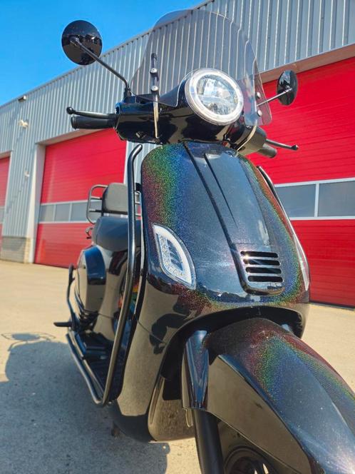 BTC Riva - Hologram Glitter, Nieuwstaat, Fietsen en Brommers, Scooters | Yamaha, Zo goed als nieuw, Overige modellen, Benzine