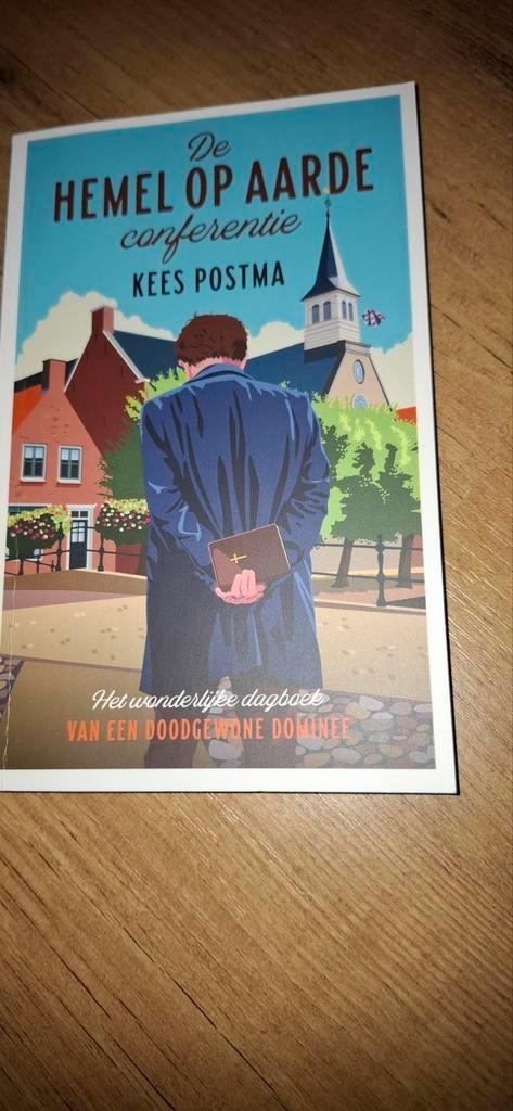 Kees Postma - De Hemel op Aarde conferentie, Boeken, Humor, Nieuw, Ophalen of Verzenden