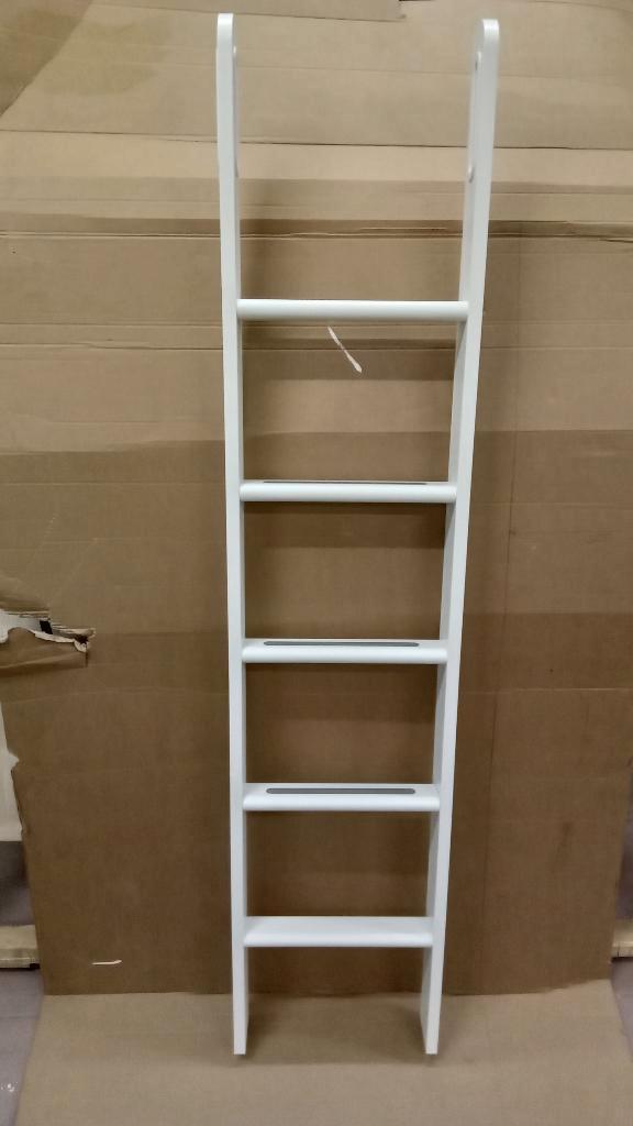 Zeer nette ladder / trap voor hoogslaper, Doe-het-zelf en Verbouw, Ladders en Trappen, Zo goed als nieuw, Ladder, Minder dan 2 meter