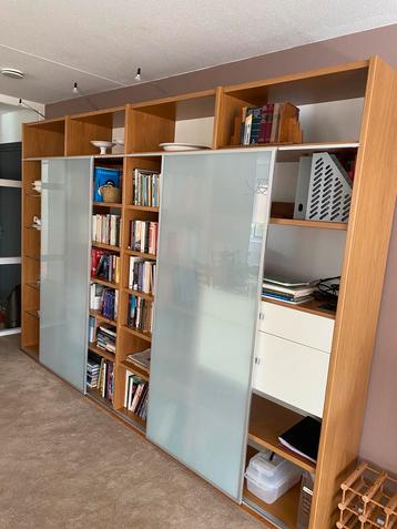  Gratis kast zoekt nieuw thuis!  beschikbaar voor biedingen