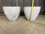 2 bloempotten beton licht grijs, Ophalen, Zo goed als nieuw, Minder dan 10 m², Grijs