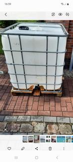 IBC 1000L tank met kraantje., Tuin en Terras, Regentonnen, 150 liter of meer, Ophalen of Verzenden, Zo goed als nieuw, Met kraantje