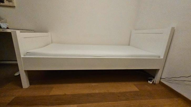 Wit Houten bed IKEA, Huis en Inrichting, Slaapkamer | Bedden, Gebruikt, Eenpersoons, 90 cm, 200 cm, Hout, Wit, Ophalen