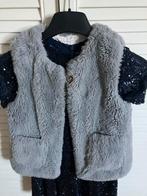 Grijs Bontvestje - Maat 104, Meisje, Trui of Vest, Mango, Ophalen of Verzenden