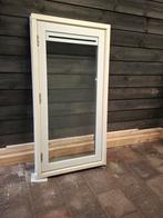 Hardhouten draairaam met kozijn. Raamkozijn, Ophalen, Zo goed als nieuw