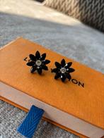 Leuke oorbellen, Sieraden, Tassen en Uiterlijk, Oorbellen, Ophalen of Verzenden, Zo goed als nieuw, Zwart, Knopjes of Stekers