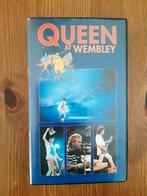 Queen - at wembley, Cd's en Dvd's, VHS | Documentaire, Tv en Muziek, Gebruikt, Ophalen of Verzenden