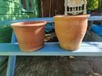 Twee grote terracotta bloempotten, Ophalen, Zo goed als nieuw, Rond, 25 tot 40 cm
