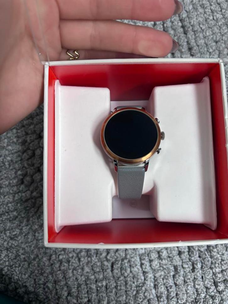 Fossil Gen 4 Smartwatch - WearOS - Kleine Barst, Sieraden, Tassen en Uiterlijk, Smartwatches, Gebruikt, Android, Grijs, Ophalen of Verzenden