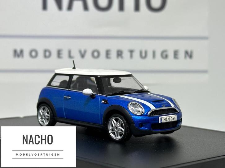 Mini Cooper S R57 | Mini Dealer AutoArt | schaal 1:43, Hobby en Vrije tijd, Modelauto's | 1:43, Nieuw, Auto, Ophalen of Verzenden