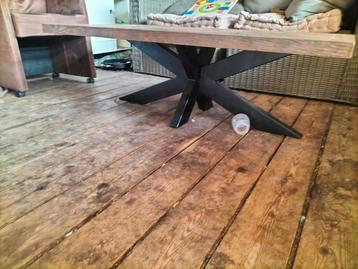 Eikenhouten Salontafel met Metalen Onderstel beschikbaar voor biedingen