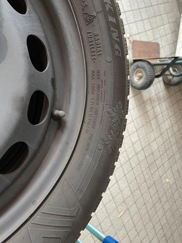 4 winterbanden op stalen velg 205/55R16H beschikbaar voor biedingen