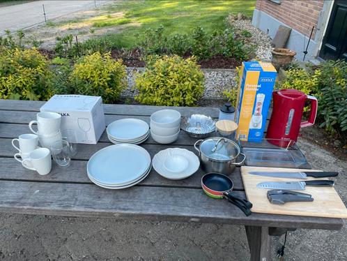 Complete set voor op kamers / uit huis pakket, Huis en Inrichting, Keuken | Keukenbenodigdheden, Zo goed als nieuw, Ophalen