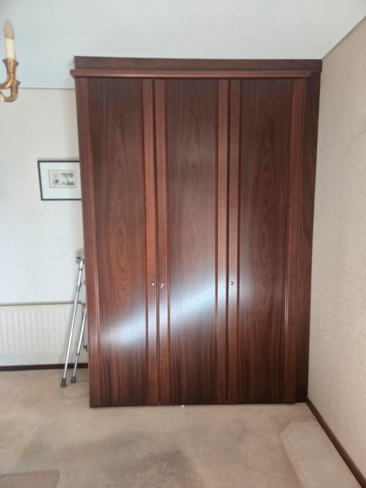 Donkere Walnoot Kast met Lampen - Zelf Demonteren, Huis en Inrichting, Kasten | Kledingkasten, Gebruikt, 200 cm of meer, 150 tot 200 cm