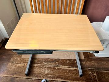Ouderwets schoolbank tafel kinderen verstelbare tekentafel beschikbaar voor biedingen