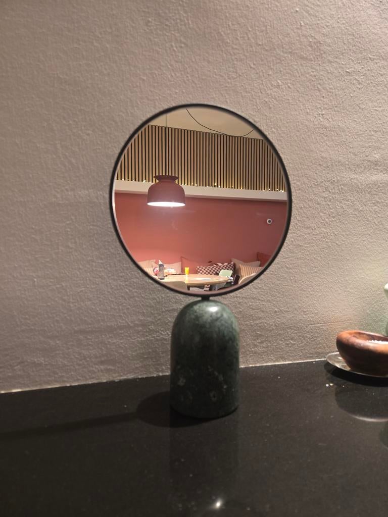 Polspotten Ronde Spiegel met Marmeren Voet NIEUW, Huis en Inrichting, Woonaccessoires | Spiegels, Ophalen of Verzenden, Rond, Minder dan 50 cm