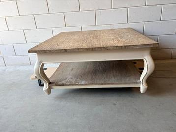 Houten vierkante Salontafel met Laatjes - 1x1 meter beschikbaar voor biedingen