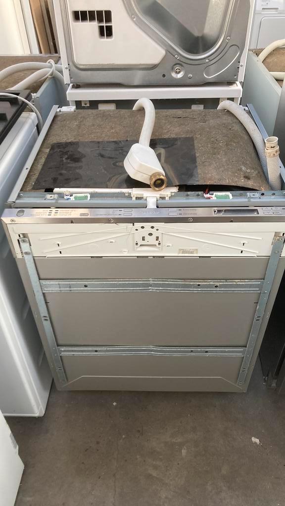 Miele inbouw vaatwasser met binnen verlichting, Witgoed en Apparatuur, Vaatwasmachines, Zo goed als nieuw, Inbouw, 85 tot 90 cm