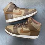 Nike Dunk High Maple Brown / Hay taupe white 2002, Bruin, Verzenden, Nike, Sneakers of Gympen