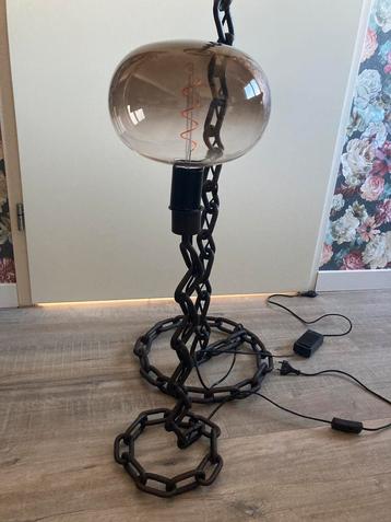Prachtige stalen tafellamp, Vandeheg beschikbaar voor biedingen