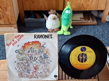 Ramones-Rock 'n' roll high school(995) 5 euro vaste prijs beschikbaar voor biedingen