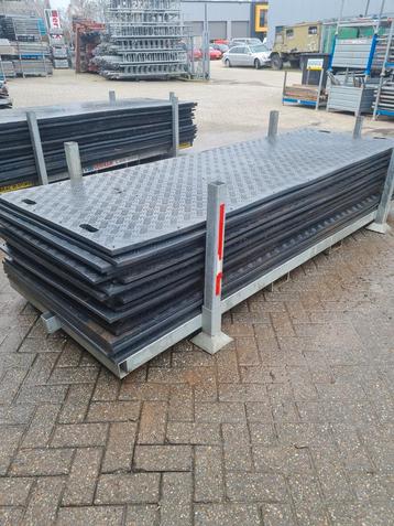 Kunststof rijplaten nette gebruikte met handvaten / antislip beschikbaar voor biedingen