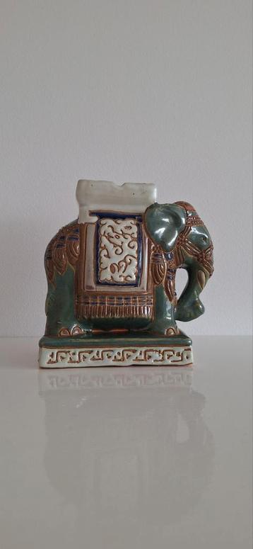 Keramieken Olifant Beeld beschikbaar voor biedingen