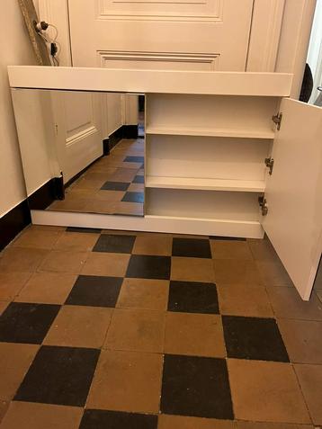 Spiegelkast | badkamerkastje | Ideaal voor toiletartikelen beschikbaar voor biedingen