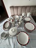 Servies 72-delig, Huis en Inrichting, Keuken | Servies, Ophalen, Zo goed als nieuw, Overige stijlen, Porselein