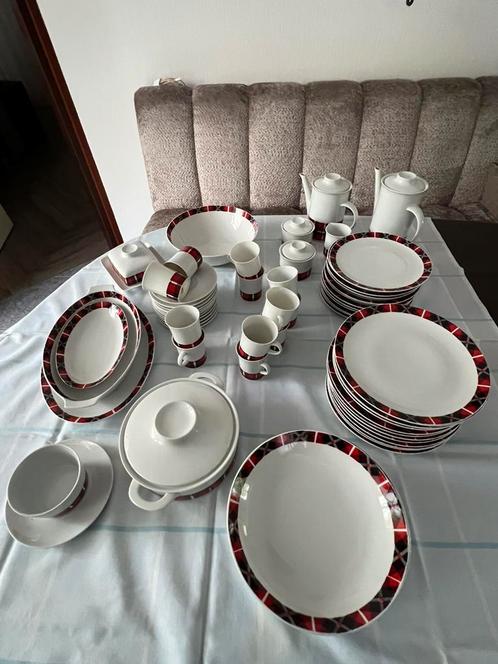 Servies 72-delig, Huis en Inrichting, Keuken | Servies, Zo goed als nieuw, Compleet servies, Overige stijlen, Porselein, Ophalen