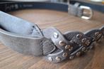 Mooie riem - leer - lengte 110 cm.
- kleur taupe - Just-B, Kleding | Dames, Echt leder, Ophalen of Verzenden, Zo goed als nieuw