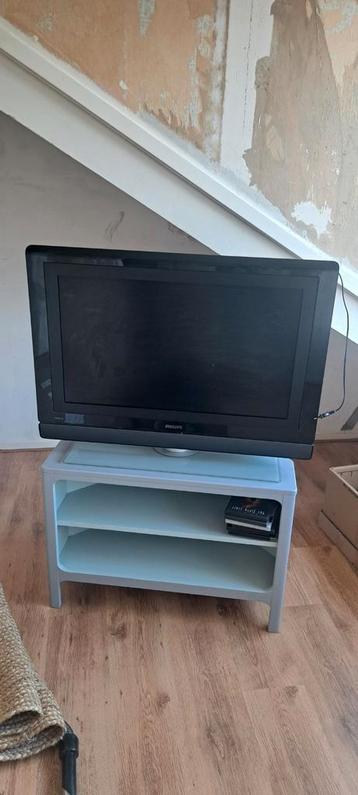 Philips 32" tv met eigen soundbar beschikbaar voor biedingen