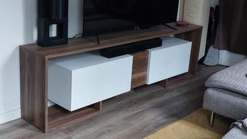 TV meubel met bijbehorende boekenplank (wit)