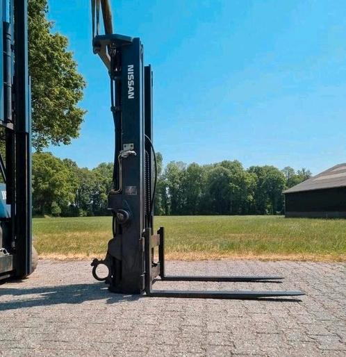 Nissan Triplex mast. Hefmast, Heftruck mast. Freelift., Zakelijke goederen, Agrarisch | Onderdelen | Banden, Velgen en Assen, Ophalen of Verzenden