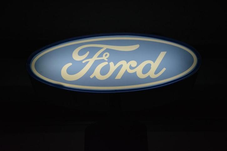 Ford originele dealer lichtreclame lichtbak 2m35 zeldzaam, Verzamelen, Merken en Reclamevoorwerpen, Zo goed als nieuw, Lichtbak of (neon) lamp