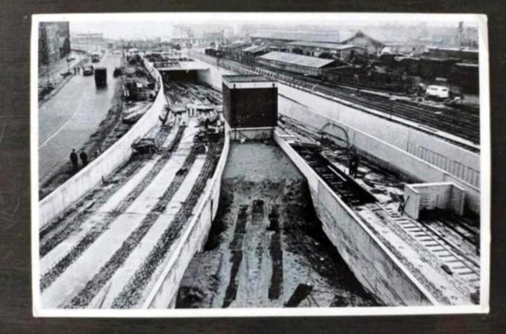 Rotterdam - Metro Parallelweg (Maasoever, aanleg metrotracé), Verzamelen, Ansichtkaarten | Nederland, Gelopen, Zuid-Holland, 1960 tot 1980