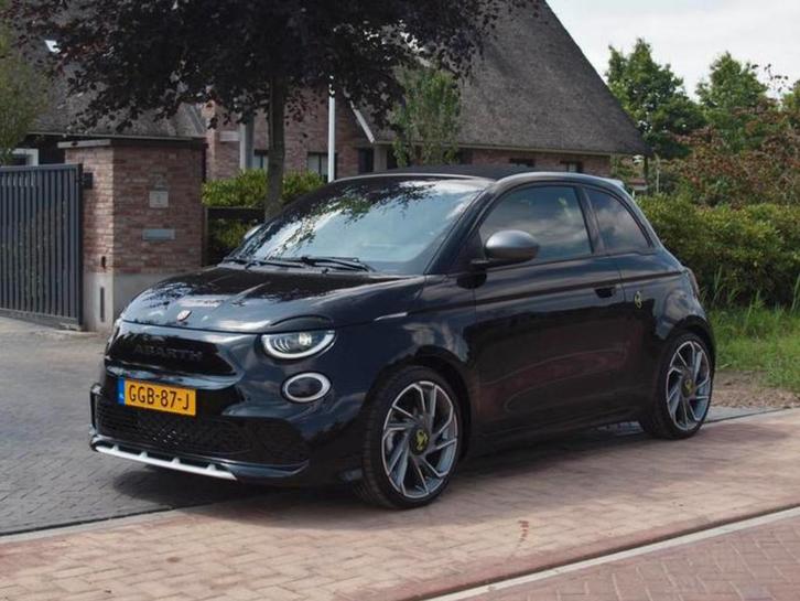 Unieke ABARTH 500e Turisimo, CABRIOLET, 2024 , lage km stand, Auto's, Fiat, Particulier, ABS, Achteruitrijcamera, Airbags, Airconditioning