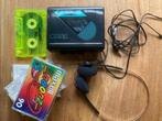 Walkman met koptelefoontje en drie cassettebandjes vintage, Audio, Tv en Foto, Walkmans, Discmans en Minidiscspelers, Ophalen of Verzenden