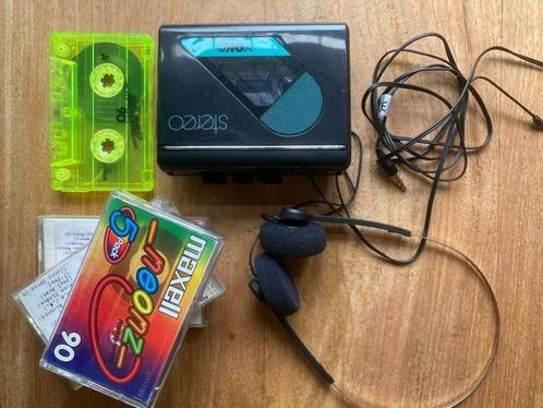 Walkman met koptelefoontje en drie cassettebandjes vintage, Audio, Tv en Foto, Walkmans, Discmans en Minidiscspelers, Walkman