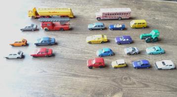 Modelauto’s voor de treinbaan beschikbaar voor biedingen