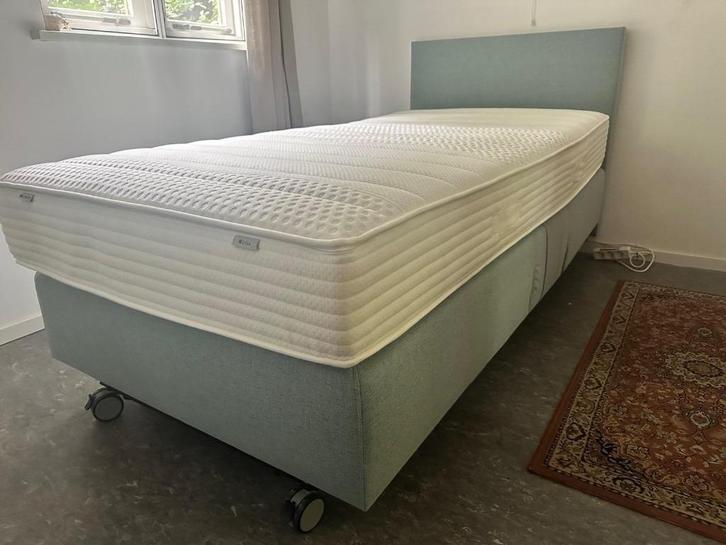 Boxspring verstelbaar en hoog/laag, Huis en Inrichting, Slaapkamer | Boxsprings, Zo goed als nieuw, 100 cm, 200 cm, Eenpersoons