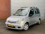 Toyota Yaris Verso 1.3 VVT-i Sol| AUTOMAAT| AIRCO| INVALIDE, Auto's, Te koop, Zilver of Grijs, 14 km/l, Benzine